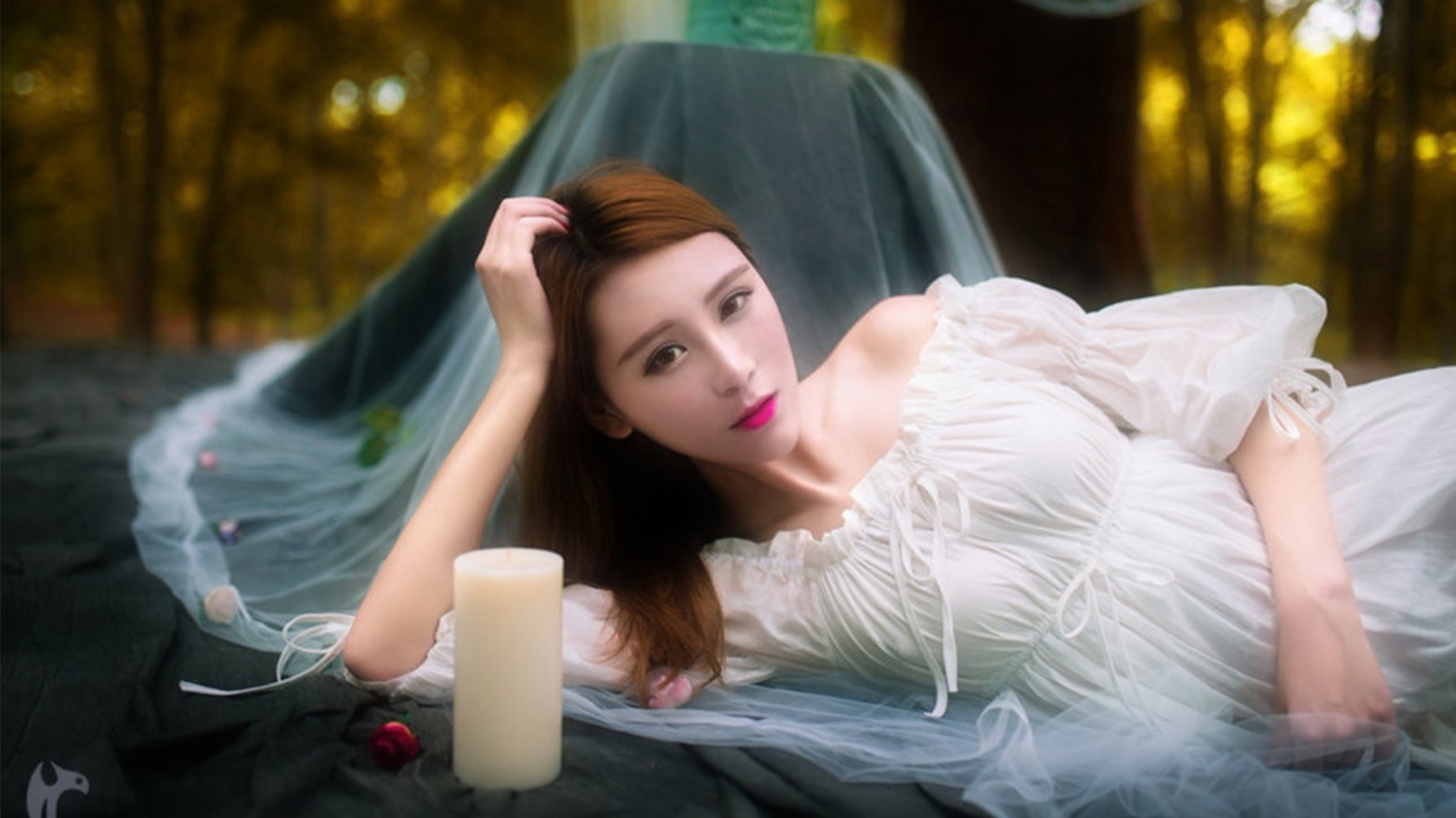 治愈系白裙美女唯美写真图片